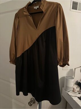crosby. Two-Tone Tan and Black Long Sleeve V-Neck Dress